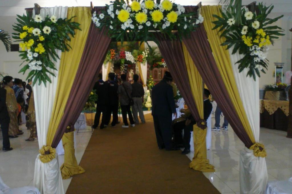 King Hotel Wates  Exterior foto