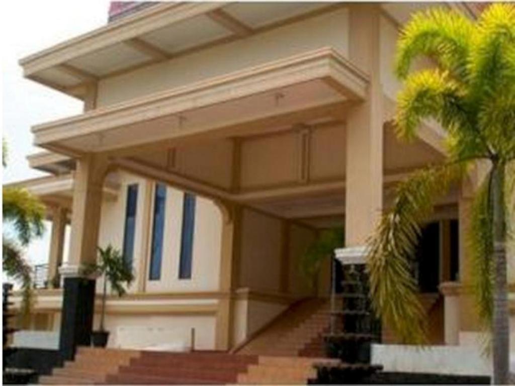King Hotel Wates  Exterior foto